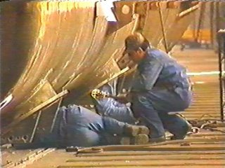 TRABAJADOR MONTAJE 02